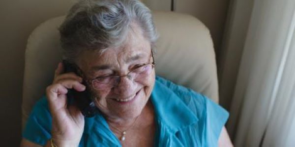 elderly-woman-phone72dpi-(1).jpg